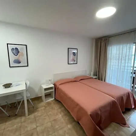 Playa Jardin Bus Terminal Pool 푸에르토 드 라 크루즈