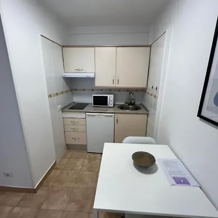 Playa Jardin Bus Terminal Pool 아파트