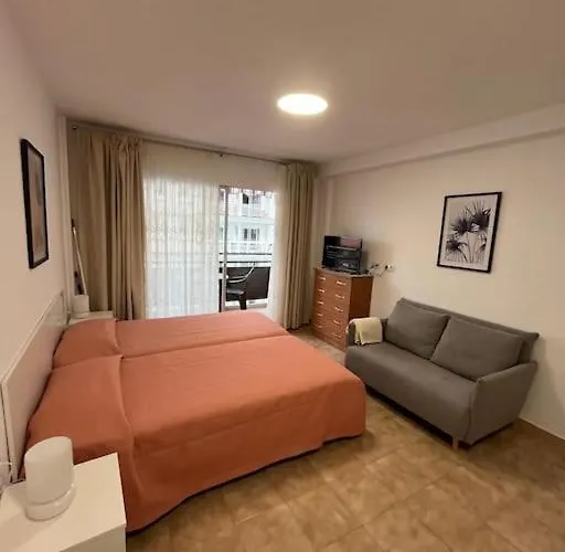 Playa Jardín Bus Terminal Pool Apartamento