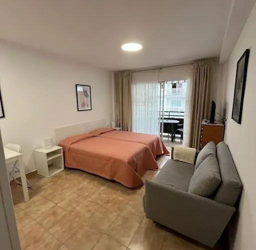 Playa Jardín Bus Terminal Pool *